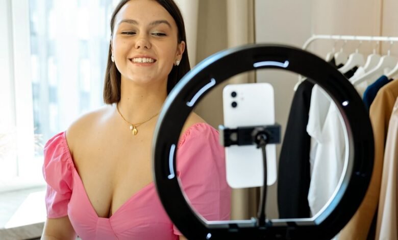 fashion blog monitoring records